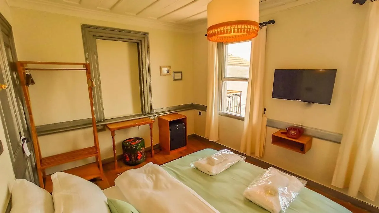 Variante Hotel Izmir 2*,